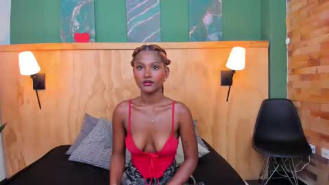 Halley Lorens online show from 09.23.25