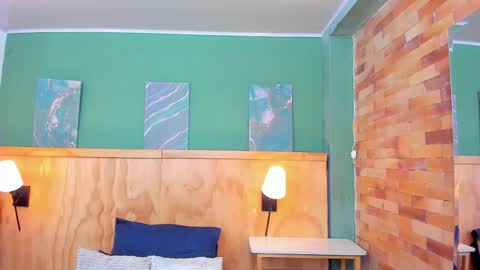 Halley Lorens online show from 04.06.26