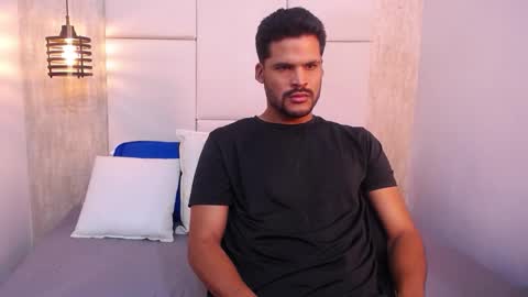 Snapshot of hamilton_1 chatting on 11.10.25 Hamilton online show from 11.10.25