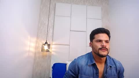 Snapshot of hamilton_1 chatting on 11.11.25 Hamilton online show from 11.11.25