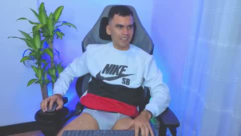 hamiltong12 online show from 03.05.26