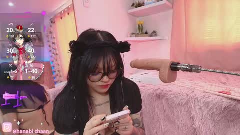 Snapshot of hanabi___ chatting on 10.20.25 online show from 10.20.25