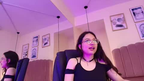 Snapshot of hanabie_ chatting on 02.11.26 hanabie_ online show from 02.11.26