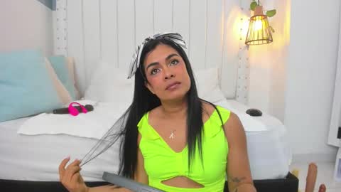 hanah_gray online show from 09.11.25