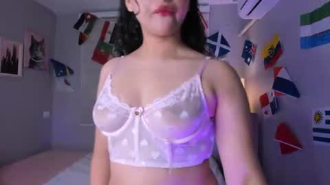 Snapshot of hanah_line chatting on 06.25.26 Hanna Lineros online show from 06.25.26