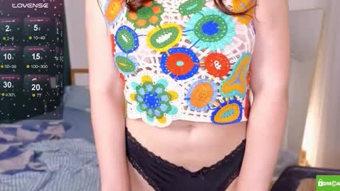 Snapshot of hanahwoods chatting on 10.19.25 hanahwoods online show from 10.19.25