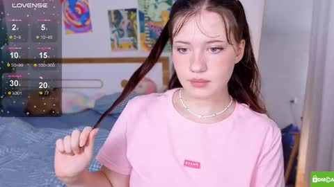 Snapshot of hanahwoods chatting on 10.23.25 hanahwoods online show from 10.23.25