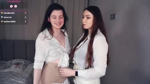 Snapshot of hanalif chatting on 11.04.25 Blair and Ethel online show from 11.04.25