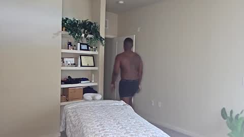 handsallover242 online show from 09.28.25