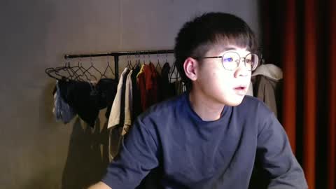 handsome_mannn online show from 12.14.24