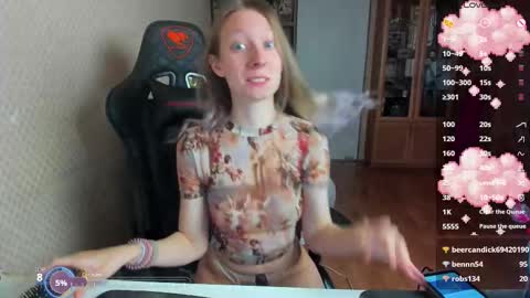 Snapshot of handsome_whale chatting on 10.11.25 Mila online show from 10.11.25