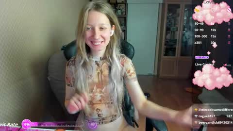 Snapshot of handsome_whale chatting on 11.10.25 Mila online show from 11.10.25