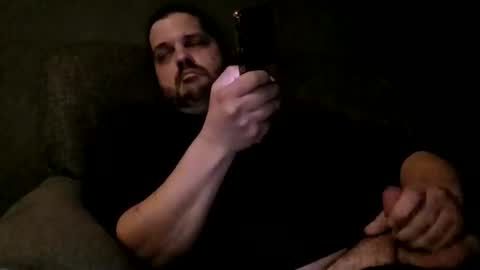 Snapshot of handsomedaddy198924 chatting on 01.12.26 Handsomedaddy198923 online show from 01.12.26