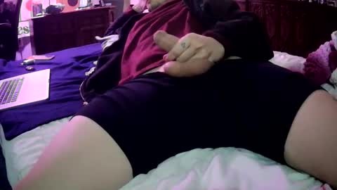 handsomedevil986055 online show from 11.13.25