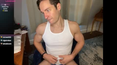 Snapshot of handsumhung chatting on 11.08.25 handsumhung online show from 11.08.25