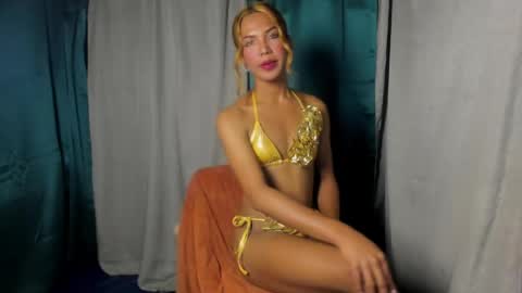 Snapshot of handsup_gabriella chatting on 05.19.26 handsup_gabriella online show from 05.19.26