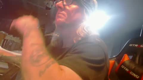 Snapshot of handyman5303 chatting on 12.18.24 Handystudman online show from 12.18.24