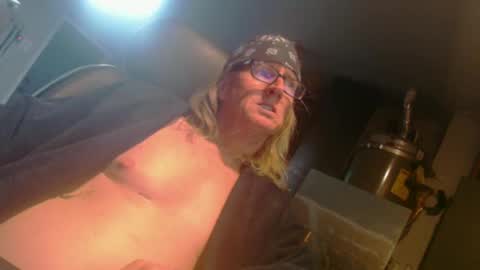 Snapshot of handyman5303 chatting on 02.04.25 Handystudman online show from 02.04.25