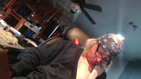 Snapshot of handyman5303 chatting on 02.17.25 Handystudman online show from 02.17.25