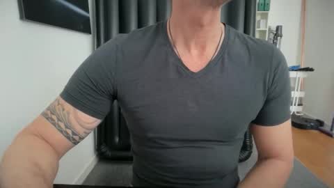 Snapshot of hankmoody6 chatting on 04.15.26 hanky online show from 04.15.26