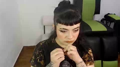 Snapshot of hanna99moon chatting on 12.21.24 JUANA online show from 12.21.24