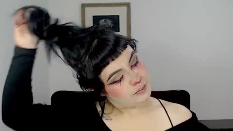 Snapshot of hanna99moon chatting on 09.17.25 JUANA online show from 09.17.25