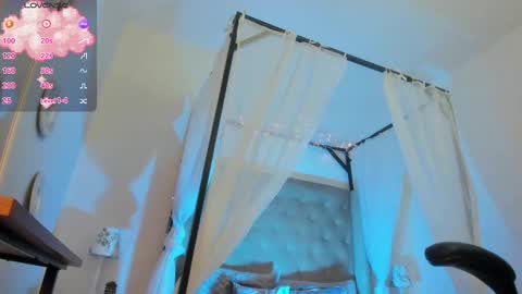 Snapshot of hanna__becker chatting on 09.28.25 hanna online show from 09.28.25