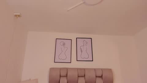 hanna__evans_ online show from 09.13.25