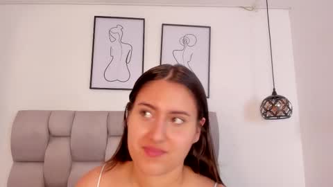 hanna__evans_ online show from 11.05.25