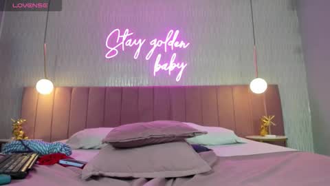 Snapshot of hanna_bastian_vc chatting on 10.26.25 hanna_bastian_vc online show from 10.26.25