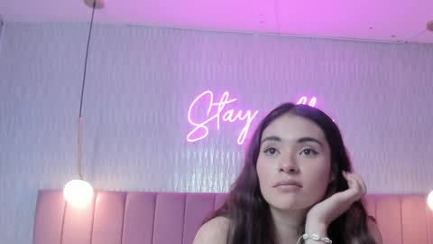 Snapshot of hanna_bastian_vc chatting on 10.31.25 hanna_bastian_vc online show from 10.31.25