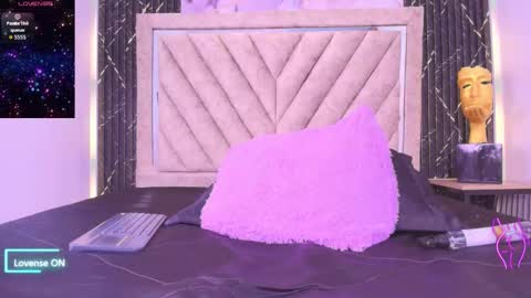 Snapshot of hanna_evanns_ chatting on 10.02.25 Hanna online show from 10.02.25