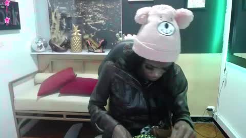 hanna_lamber online show from 03.12.25