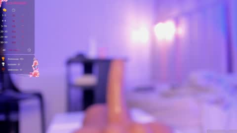 Snapshot of hanna_lee02 chatting on 01.10.25 Hanna Lee online show from 01.10.25