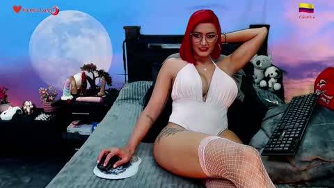 Snapshot of hanna_luna chatting on 11.11.25 Hanna online show from 11.11.25