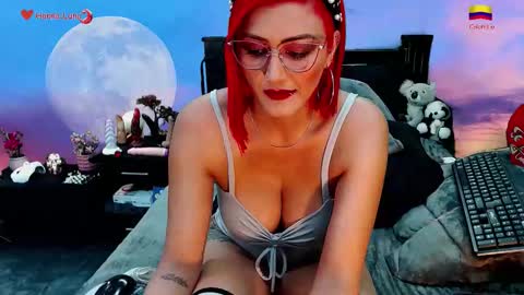 Snapshot of hanna_luna chatting on 11.17.25 Hanna online show from 11.17.25