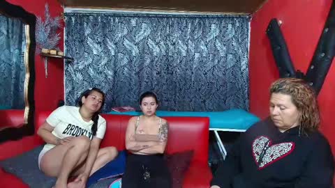 Snapshot of hanna_mature01 chatting on 02.12.25 Hanna online show from 02.12.25