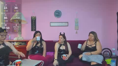 Snapshot of hanna_mature01 chatting on 09.23.25 Hanna online show from 09.23.25