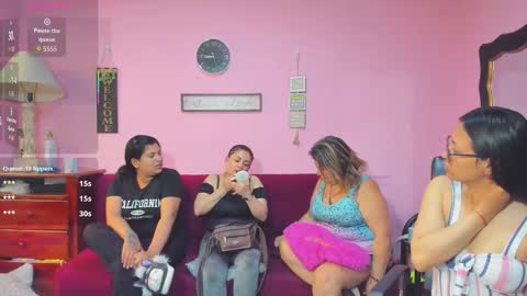 Snapshot of hanna_mature01 chatting on 10.15.25 Hanna online show from 10.15.25