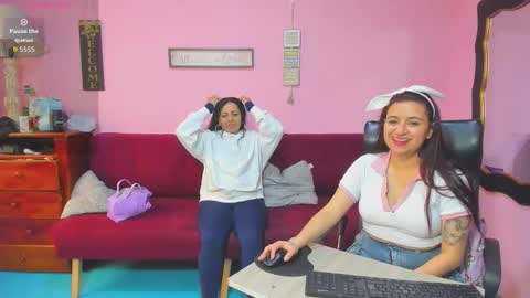 Snapshot of hanna_mature01 chatting on 11.01.25 Hanna online show from 11.01.25