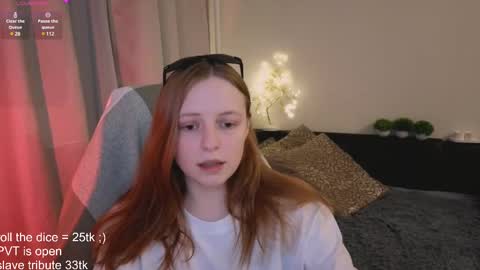 Snapshot of hanna_melon chatting on 02.12.25 Hanna next stream is Mo 8pm-6am by CET online show from 02.12.25