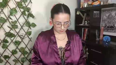 Snapshot of hanna_moons chatting on 07.17.26 hanna_moons online show from 07.17.26