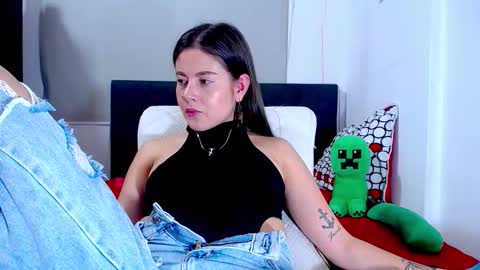 Snapshot of hanna_xxx18 chatting on 11.10.25 HANNA online show from 11.10.25