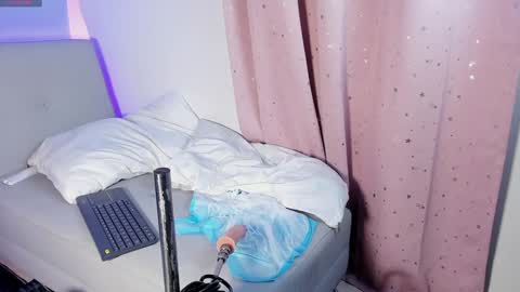 Snapshot of hannachris chatting on 01.01.25 Hanna online show from 01.01.25