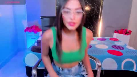 hannacooper3 online show from 09.19.25