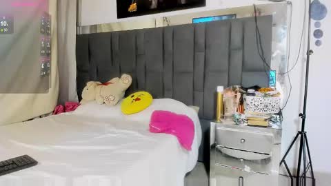 Vanessa Ebony online show from 01.11.25