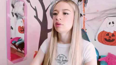 Hannah 027 online show from 10.20.25