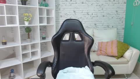 Snapshot of hannah__jackson chatting on 10.13.25 Hannah online show from 10.13.25