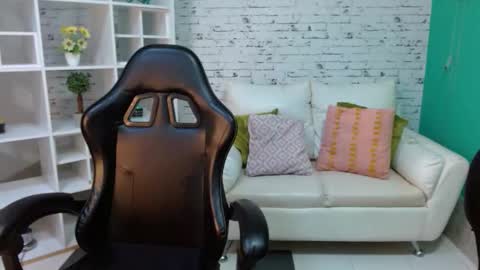 Snapshot of hannah__jackson chatting on 10.14.25 Hannah online show from 10.14.25