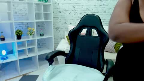 Snapshot of hannah__jackson chatting on 10.15.25 Hannah online show from 10.15.25